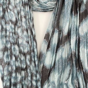 Free w/purchase⭐️ aqua & gray infinity scarf